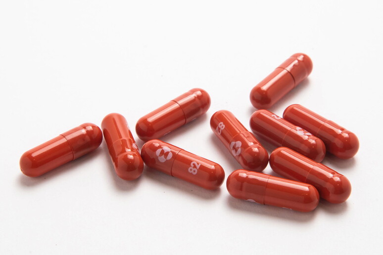 Pillole antivirali (foto archivio) © ANSA/EPA