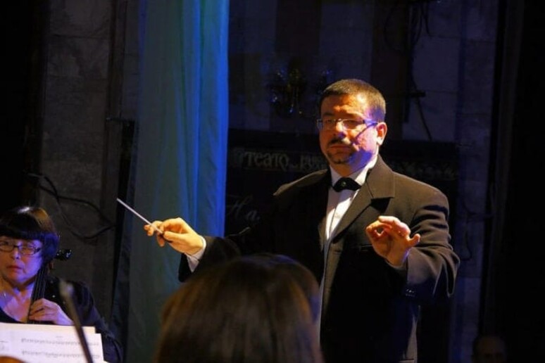 Il direttore della Filarmonica di Kherson Yuriy Kerpatenko (Foto da Facebook) - RIPRODUZIONE RISERVATA