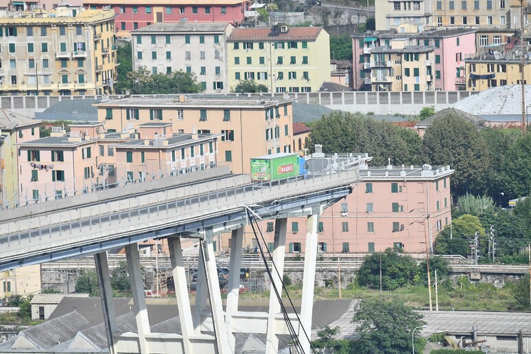 Il crollo del ponte Morandi - RIPRODUZIONE RISERVATA