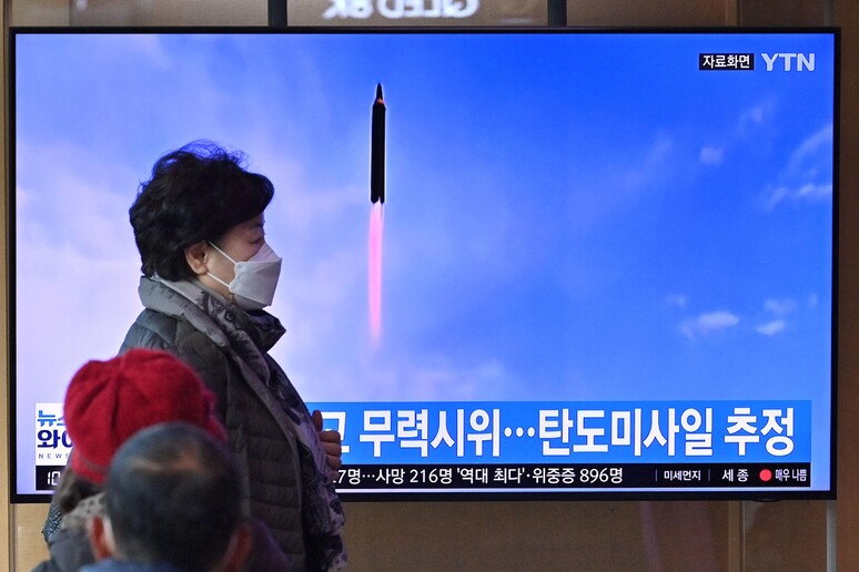 Seul, lanciato un missile balistico verso est © ANSA/AFP