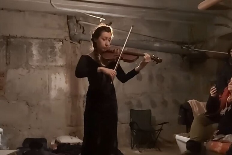 Vera Lytovchenko- violinista - RIPRODUZIONE RISERVATA