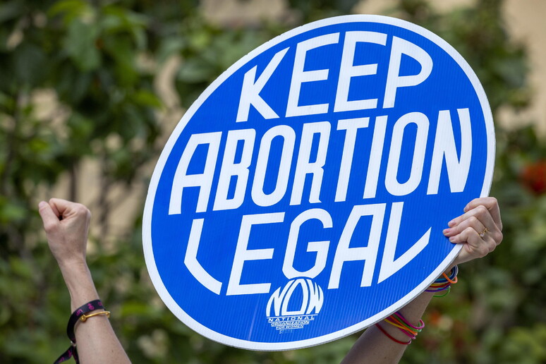 Una manifestazione per il diritto all 'aborto © ANSA/EPA
