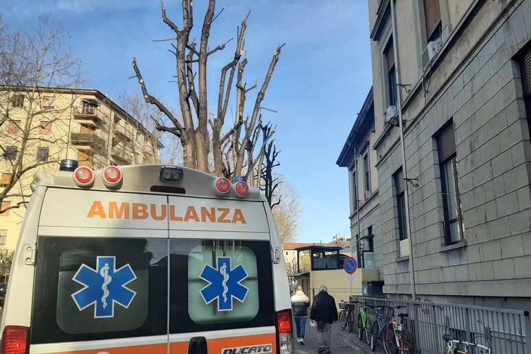 Ambulanza Torino generica - RIPRODUZIONE RISERVATA