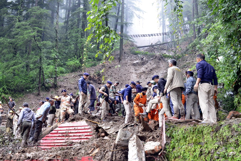 At least nine killed as landslide strikes temple in northern India © ANSA/EPA