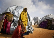 Somalia: sfollato un quarto popolazione
Famiglie lasciano indietro anziani, malati, bimbi, donne incinte