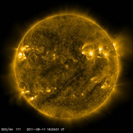 Il Sole in attività (fonte: SDO/NASA)