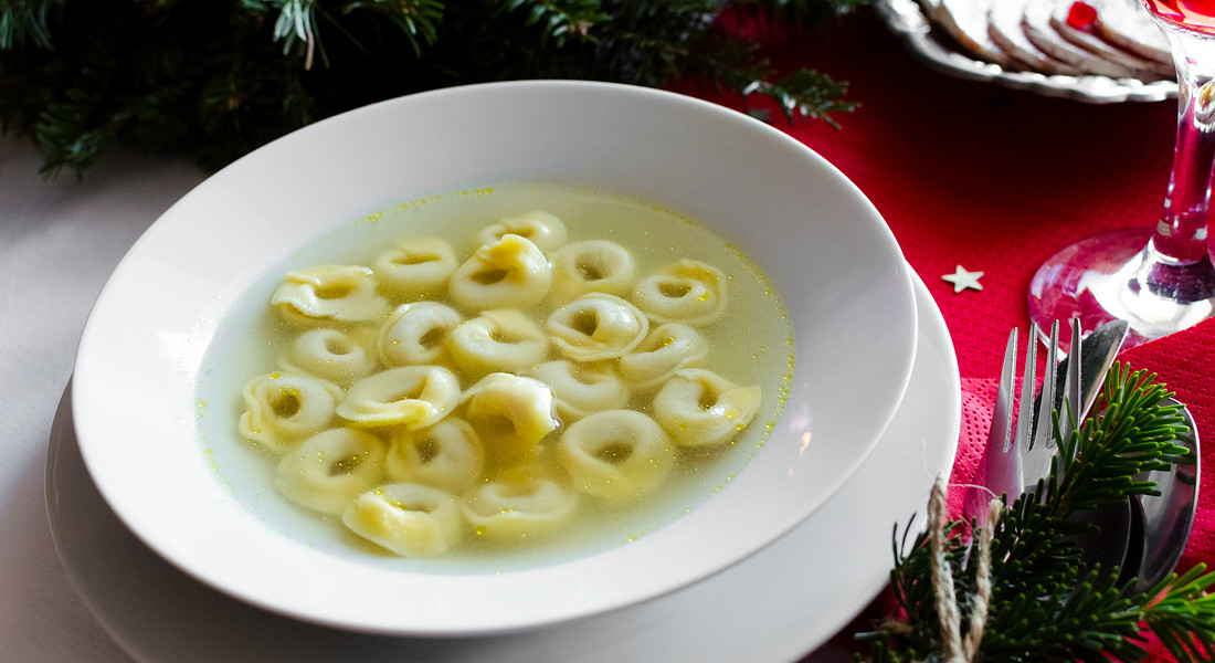 tortellini in brodo, un classico del pranzo di Natale in Italia foto iStock. © Ansa