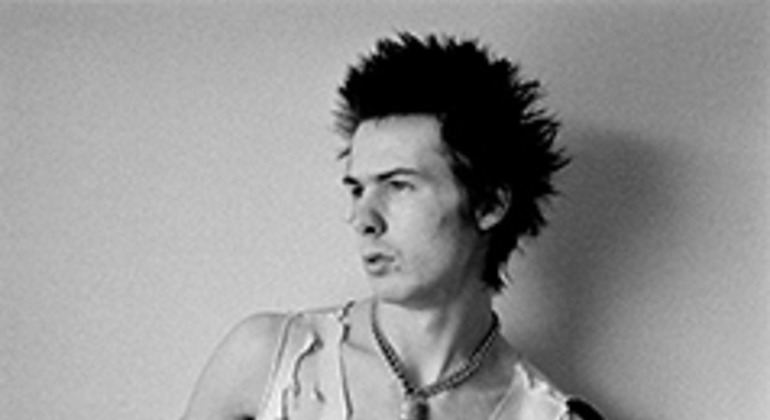 Sid Vicious, 1977 Photograph © Dennis Morris - all rights reserved. Dalla mostra al Met 2013 “Punk: Chaos to Couture' © Ansa