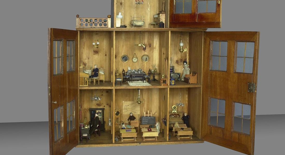 archivio giocattoli storici della sovrintendenza di roma capitale casa di bambole a tre piani in stile 