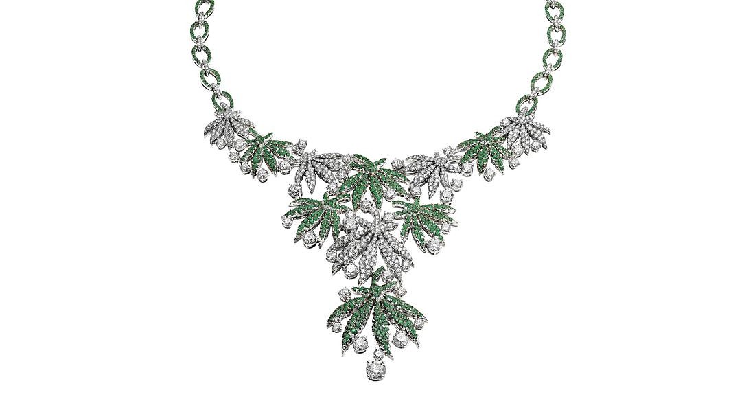 Il collier ispirato alla marijuana della collezione Bulgari Wild Pop © ANSA