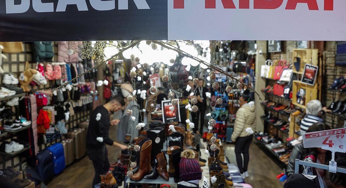 Black Friday sales preparations in Madrid © EPA