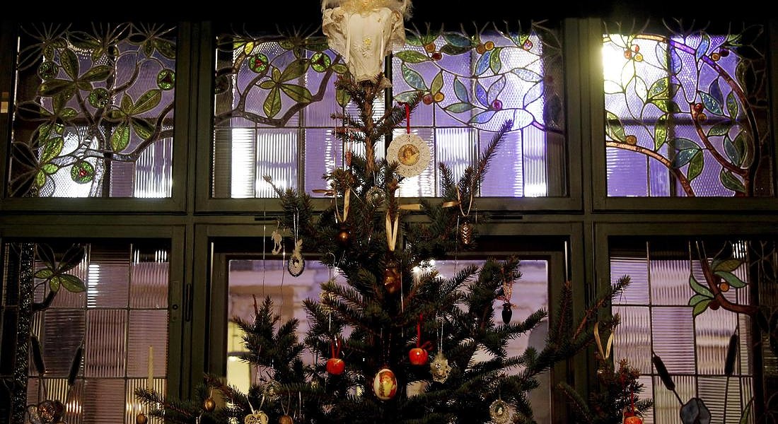 Christmas decorations in Riga © EPA