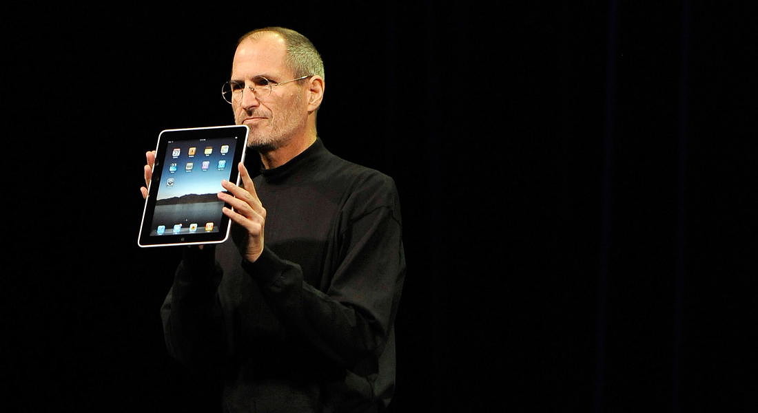 Apple Inc. CEO and co-founder Steve Jobs unveils iPad - 2010 © EPA