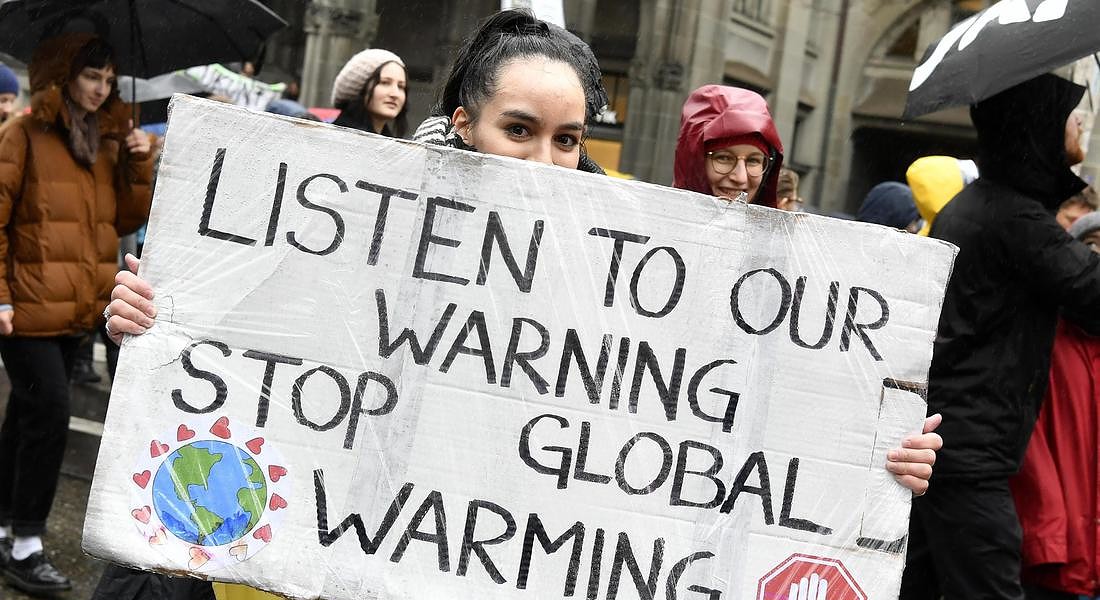 Students strike for climate change in Zurich © EPA