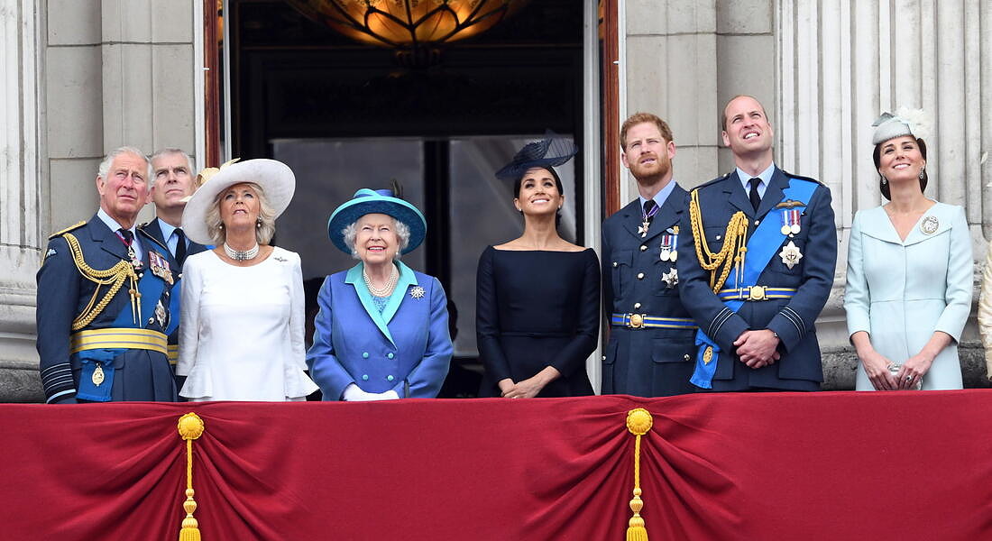I reali britannici al balcone di Buckingham Palace in una immagine d'archivio © Ansa