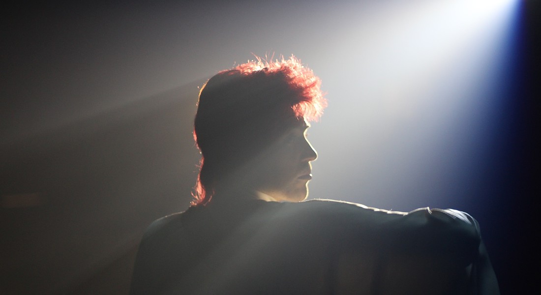Johnny Flynn nei panni di David Bowie in Stardust © Ansa