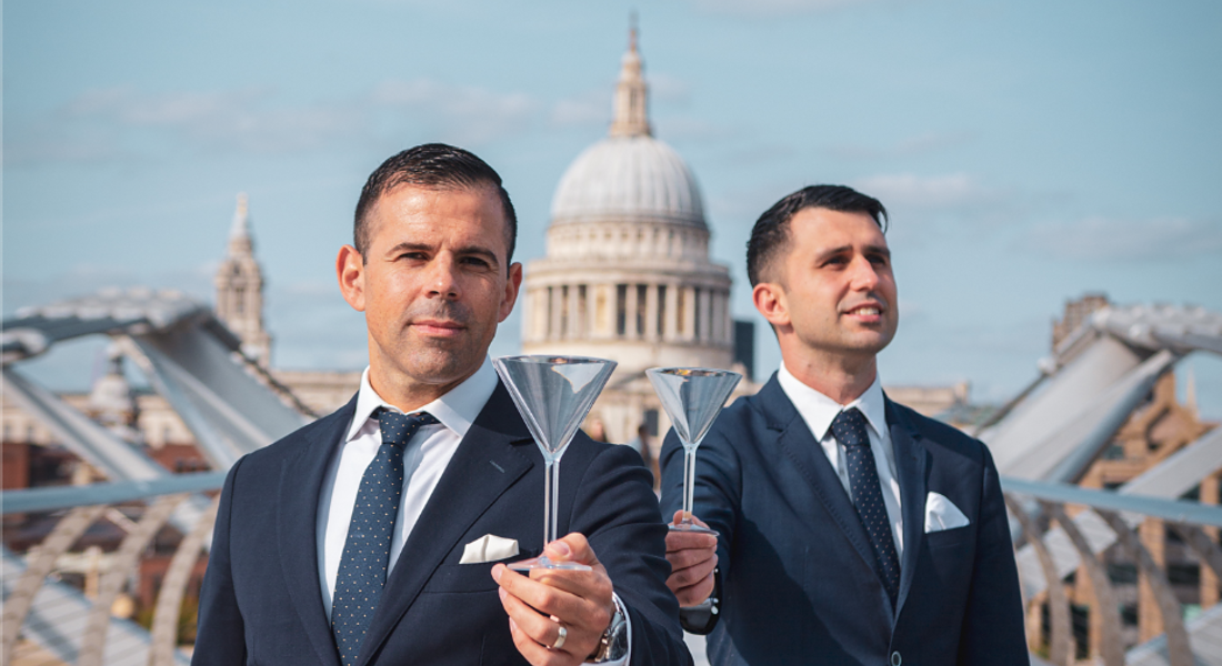Ago Perrone e Giorgio Bargiani, Director of Mixology e Head Mixologist del Connaught Bar di Londra, al top dei World's 50 best bars 2020 © Ansa