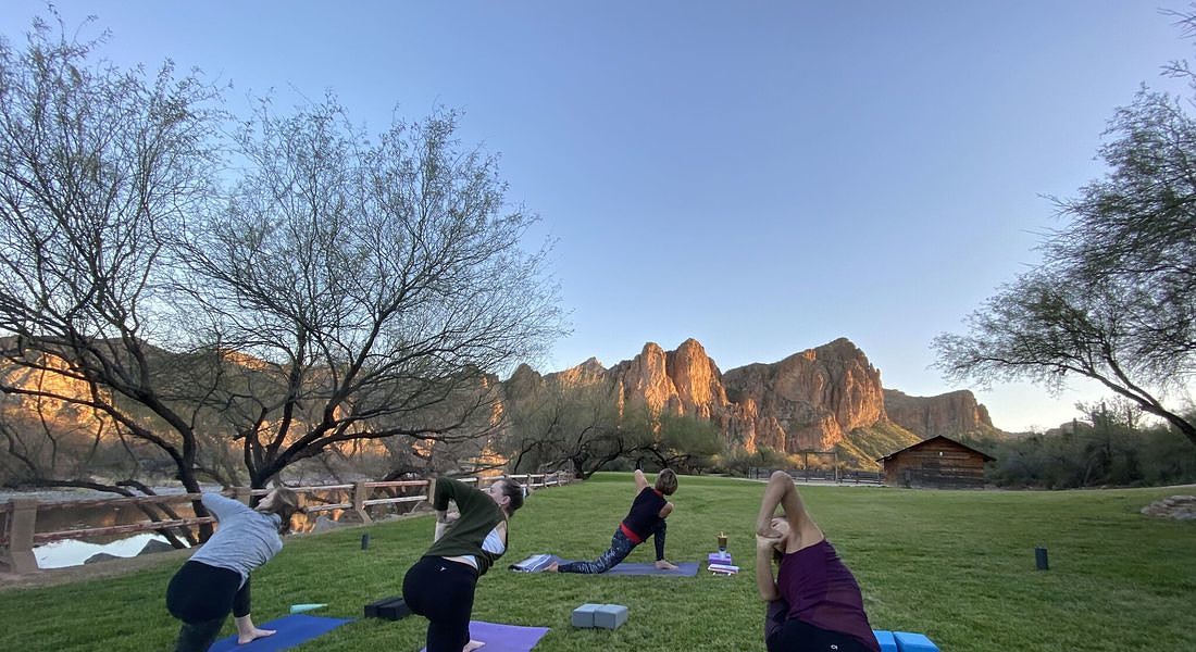 yoga all'aperto in Arizona © ANSA