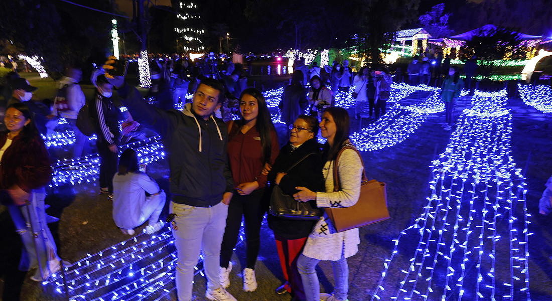 Botanical Garden decorated for the holidays, in Bogota © EPA