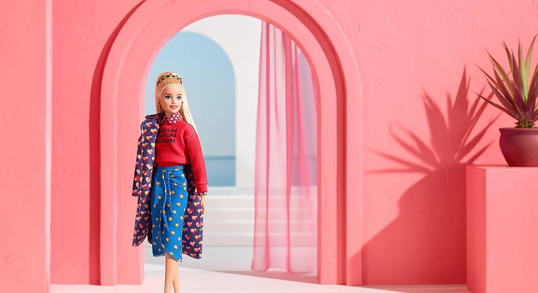 Barbie presenta il primo look della collezione di Alessandro Enriquez in esclusiva per lei  per celebrare la Milan Fashion Week © ANSA