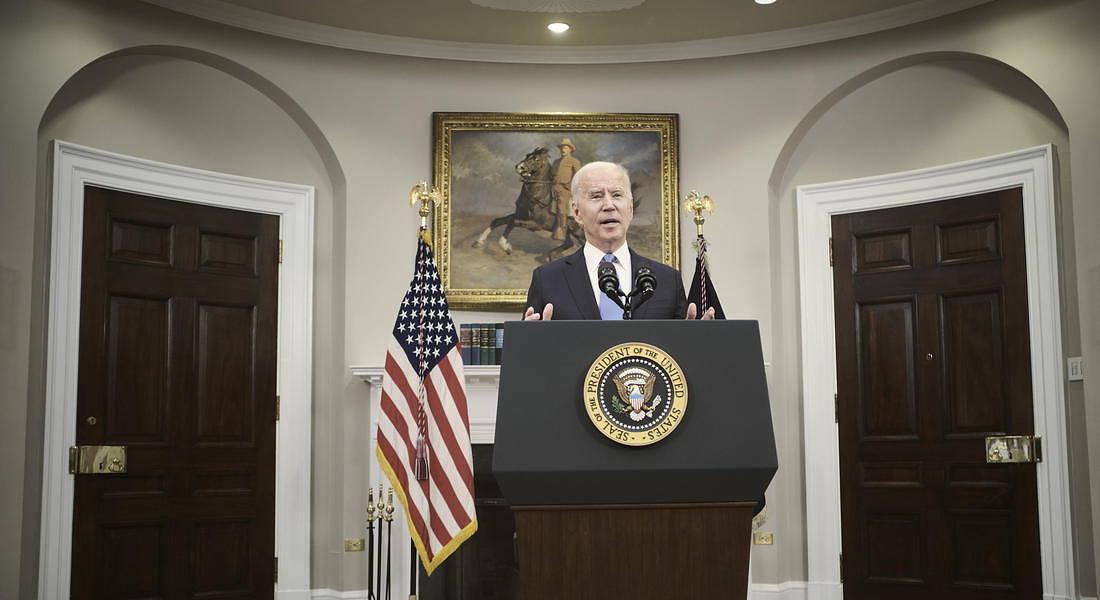 US President Joe Biden speaks about the Colonial Pipeline hacking incident © EPA