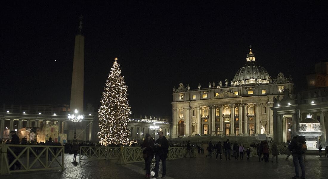 Accensione Albero di Natale Piazza S. Pietro © ANSA