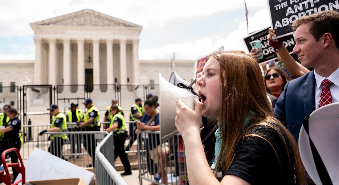 Usa: abolizione aborto, anti-abortisti si abbracciano ed esultano © AFP