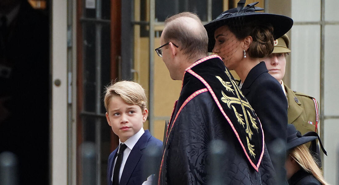 ++ Il feretro della regina nell'abbazia, al via il funerale ++ © AFP
