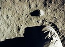 Il piede dell'astronauta Edwin Buzz Aldrin sul suolo lunare il 21 luglio 1969. foto Nasa per i 50 anni dello sbarco sulla Luna (ANSA)