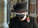 Covid: la regina Elisabetta in pubblico con la mascherina (ANSA)