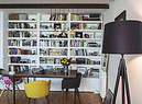 Libreria e tavolo da lavoro, una soluzione che non snatura l'armonia della casa foto iStock. (ANSA)
