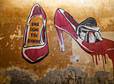 Violenza donne: Una ogni tre giorni, nuova street art di Laika (ANSA)
