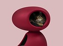 Un pezzo di design funzionale rifugio per il proprio gatto. Cat Cave è il risultato di un lavoro di Stefano Giovannoni in collaborazione con United Pets e Qeeboo, brand italiani  arredi e accessori per animali. Sulla piattaforma Designitaly.com (ANSA)