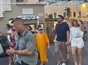 Jennifer Lopez e Ben Affleck a Capri mano nella mano (ANSA)