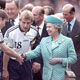 Euro 1996: gli onori della regina alla Germania  durante l’inaugurazione