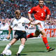 Euro 1996: il  tedesco Hassler impegnato contro la Russia