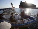 Italia senza pescatori, armatori li cercano anche sui social (ANSA)