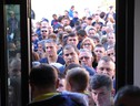 Elettori in fila a Torino (ANSA)