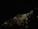 Catania brilla come una costellazione nell'ultima foto dalla Stazione spaziale (fonte: Luca Parmitano, ESA, NASA, Twitter) (ANSA)