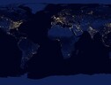 Le immagini satellitari della Terra di notte disegnano la mappa della povertà: l’Africa è il continente più buio, dove tanti insediamenti urbani e rurali non hanno ancora accesso all’elettricità (fonte: Pixabay) (ANSA)