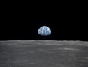 La Terra vista dal suolo lunare (fonte: NASA/JSC) (ANSA)