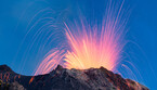 Un'eruzione dello Stromboli (fonte: Matteo Trolese)   (ANSA)