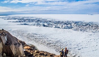 Ricercatori al ghiacciaio Mawson nell’Antartide orientale (fonte: Richard Jones) (ANSA)