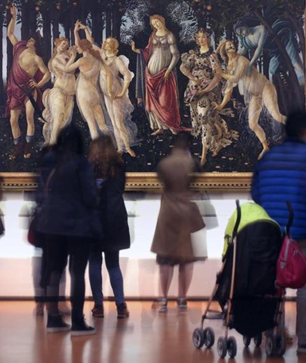 Uffizi, folla davanti alla Venere del Botticelli © ANSA