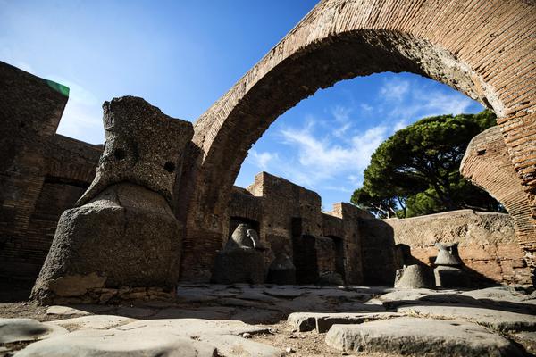 Un'immagine degli scavi di Ostia Antica © 