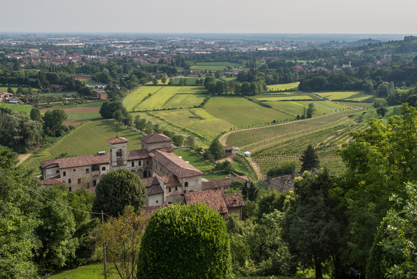 Valle d'Astino, un'area di notevole interesse storico ambientale che si trova a ridosso della città di Bergamo © ANSA