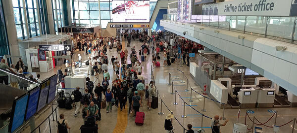 Turisti in aeroporto © ANSA