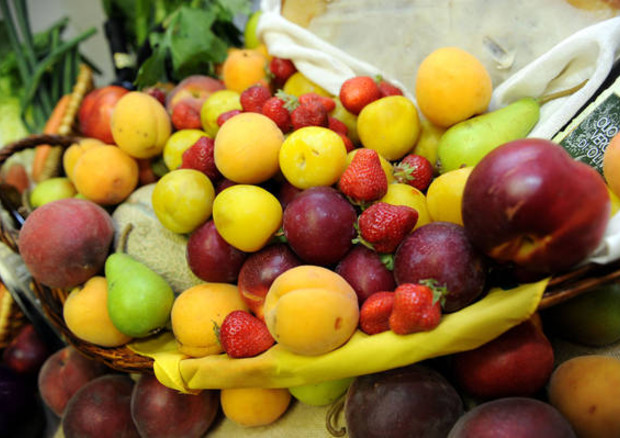 Albicocche, nettarine e uva senza semi la frutta trendy per l'estate © ANSA