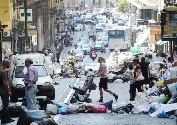 Rifiuti: Ue attende risposta Italia su piano Campania © ANSA