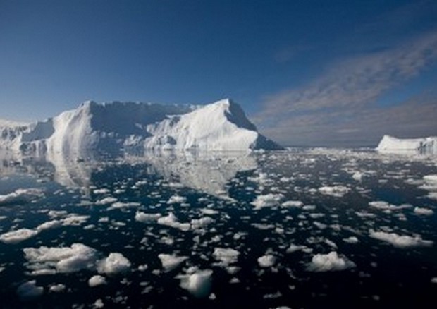 Accelera lo scioglimento dei ghiacci in Antartide e nell'Artico  © Ansa